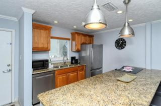 Crescent Royale Condominiums 211 - 5