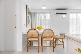 Amalfi on Alex: Seaside 2 Bedroom Retreat - Alexandra Headland - 1