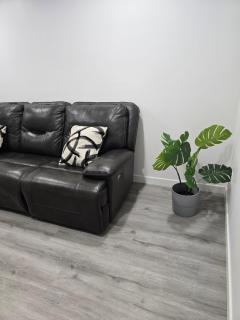 Cozy One bedroom BSMT Apartment - Edmonton - 9