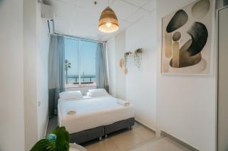 Central Beach Hotel - 3