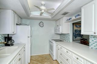 Crescent Royale 306 - 6