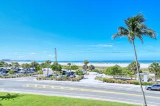 Crescent Royale Condominiums 306 - 4