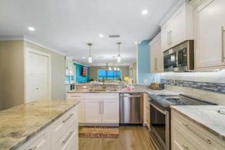 Crescent Royale Condominiums 4C - 6