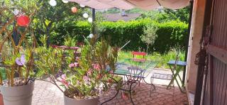 Chez Claire - Immense chambre, salle de bain indépendante réservée aux voyageurs, quartier calme, parking gratuit dans cour fermée - 3