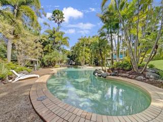 Escape to Emerald Springs - Palm Trees & Pool - Mooloolaba - 9