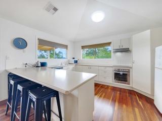 Tranquil Escape with Beautiful Mountain Views - Ninderry - 4