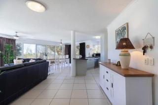 Surfside at Buddina with Direct Beach Access - Buddina - 5