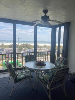 Crescent Royale 405 - 9