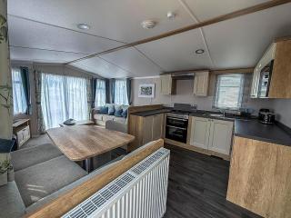 Stunning Caravan With Side Decking Just A Short Walk To Hembsy Beach Ref 00069Ba - Hemsby - 1