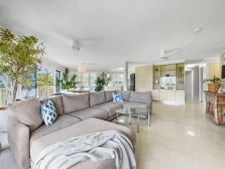 Relaxing Ocean Views Beachside at Buddina - Buddina - 0