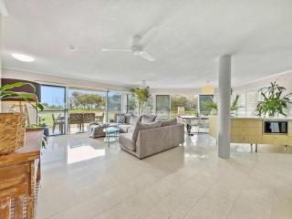 Relaxing Ocean Views Beachside at Buddina - Buddina - 2