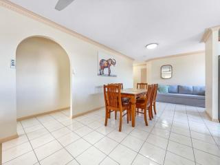 2BRM Self Contained Apt - Pumicestone Passage View - 2