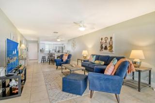 Crescent Royale Condominiums 5D - 1