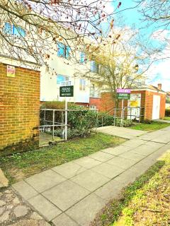 Wembley Spacious & quiet 2 bed 2 bathroom flat w secure parking - 7