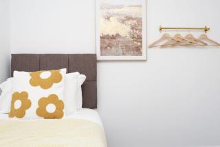 Modern2Bed, Wi-Fi, Dining for 6 - Skewen - 8