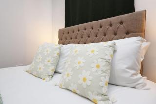 Modern2Bed, Wi-Fi, Dining for 6 - Skewen - 7