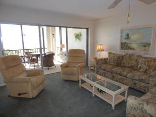 Crescent Royale Condominiums 515 - 6