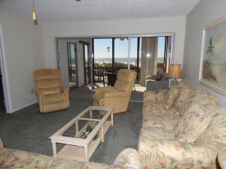 Crescent Royale Condominiums 515 - 4