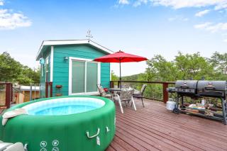 Coop at Canyon Lake - Canyon Lake - 8