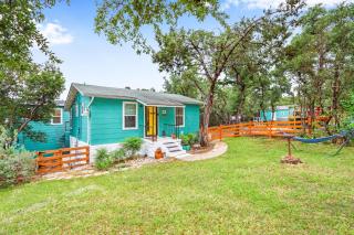 Coop at Canyon Lake - Canyon Lake - 4