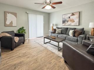 Your Baton Rouge Home Base! Spacious 2BR Apartment - 4