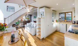 Large family getaway! - Rogate - 6