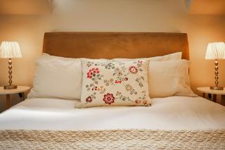 Luxury Glenardle Lodge with Hot Tub and Forest Views - Bridge of Cally - 3