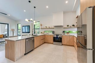 Luxe Outdoor Living Naples Getaway 2 Mi to Beach! - Naples - 1