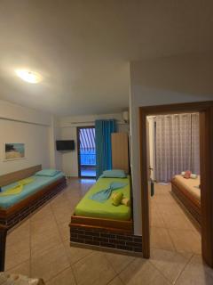 CloseToTheBeach1 - Himare - 2