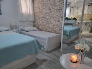 Nina - Baška Voda - 1