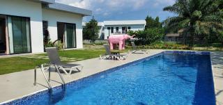 AfriqPnB NR Chambre Royale 3 avec Piscine et Bord de mer - Kribi - 8