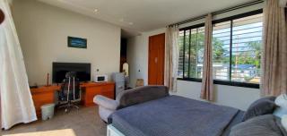 AfriqPnB NR Chambre Royale 3 avec Piscine et Bord de mer - Kribi - 4