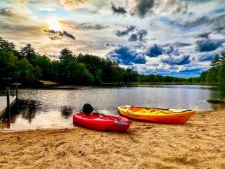 NEW Beautiful Lakefront Home! 500ft of Waterfront! - Wakefield - 0