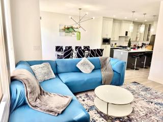Zen Freedom - Estate Living | 4BR (3 king), Garage - Calgary - 0