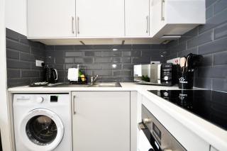 Cosy & Bright 1 Bedroom Apartment in Bradford - 9