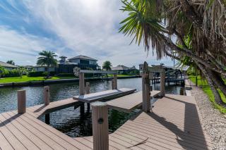The Seahorse House I Wide Views on Tip Lot Minutes from the Gulf - Marco Island - 7