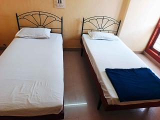 Hotel Alok Lodge - Dāvangere - 1