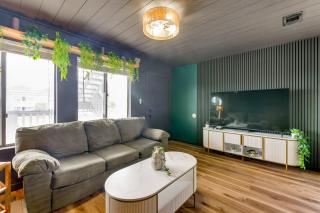 Chic & Elevated Decor: Beachfront PCB Gem w/ Patio - 6