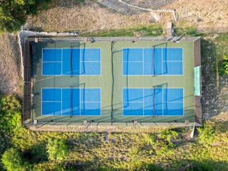 Cozy Lake Cabin - 1BR Pickleball BBQ & Firepit - Edgewater Beach - 8