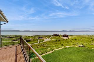 8 Bed 5 Bath Vacation home in Fish Haven - 8