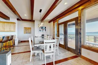 8 Bed 5 Bath Vacation home in Fish Haven - 4