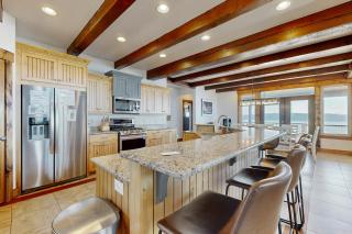 8 Bed 5 Bath Vacation home in Fish Haven - 2