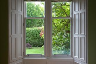 Victorian Apartment with car parking in driveway, Murrayfield - 5