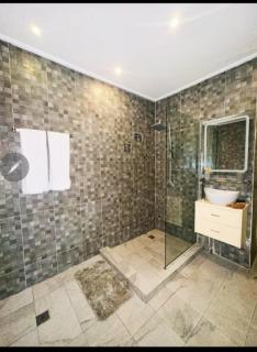 La Petite Suite - Douala - 3