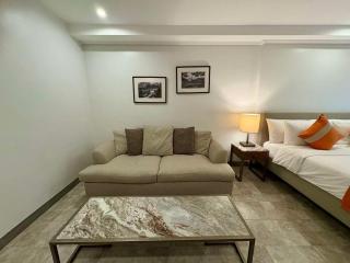 Sheryll Escapes - La Grande Phase 2 Grand Studio 204 with Balcony, Wifi & Netflix - Angeles - 7
