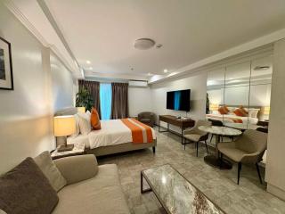 Sheryll Escapes - La Grande Phase 2 Grand Studio 204 with Balcony, Wifi & Netflix - Angeles - 1