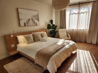 Modern 2 Bedroom Apartment, Pleasant Ways, Seapoint - Kapstadt - 1
