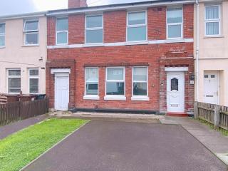 Clarence Rd, Bilston, WV14 - Bilston - 2