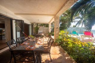 Beachfront Villa & Infinity Pool: 5 or 7 Bedrooms - 6