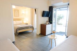 Sea La Vie - Beachfront Retreat - Loutraki - 3